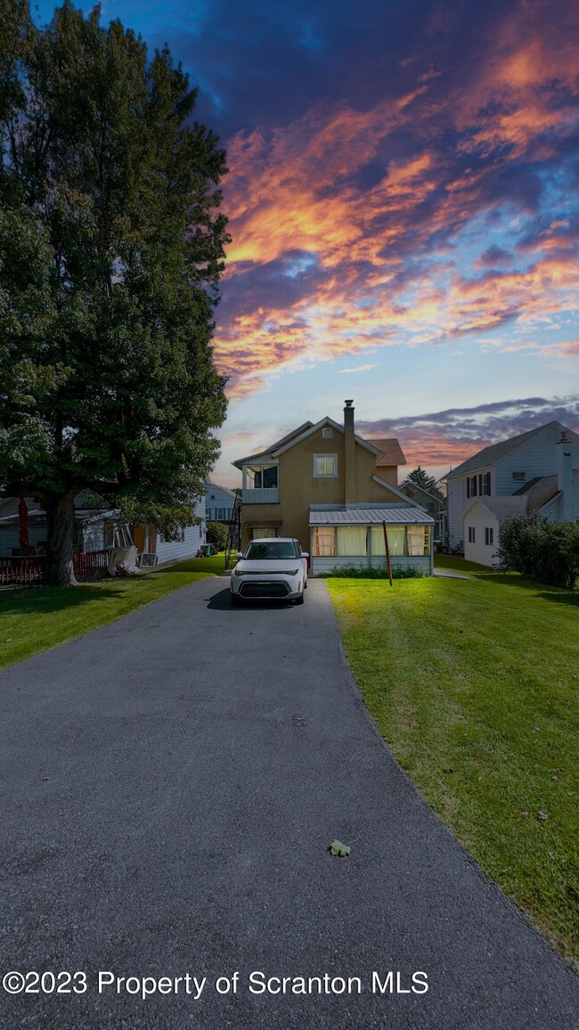 729 Lincoln St, Scranton, PA 18519 - photo 5