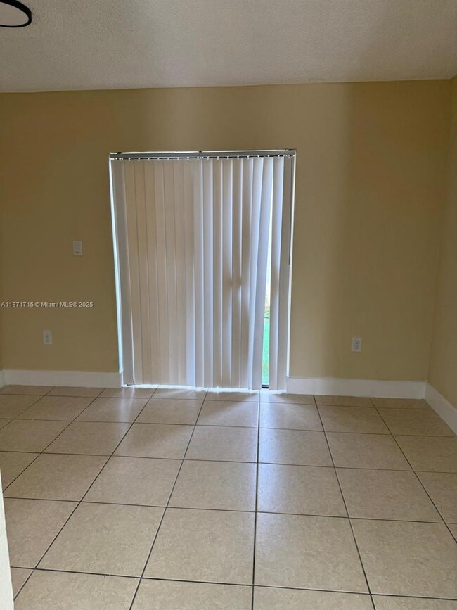 2377 W 66th Place unit 204, Hialeah, FL 33016 - photo 6