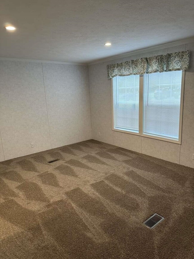 9 Mark St, Nashua, NH 03062 - photo 6