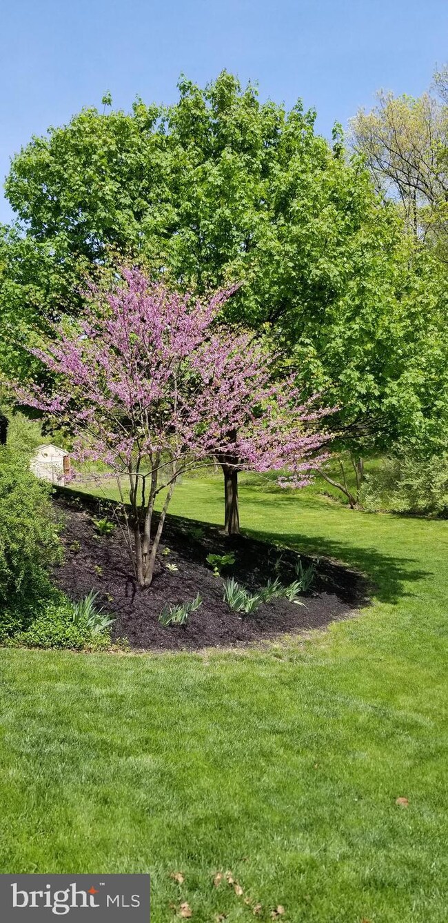 7946 Golf Vista Dr, Greencastle, PA 17225 - photo 2