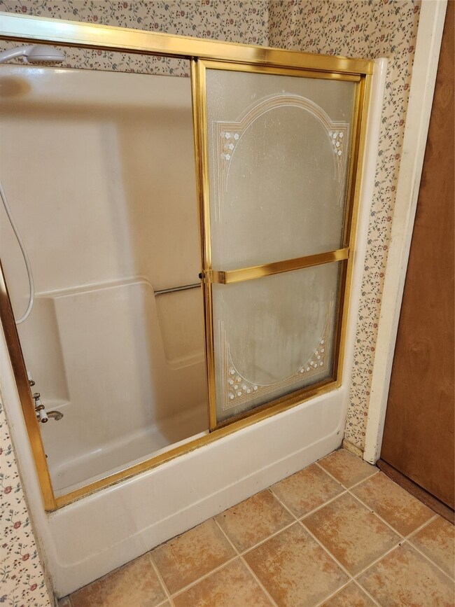 4923 Teton St, Houston, TX 77033 - photo 7