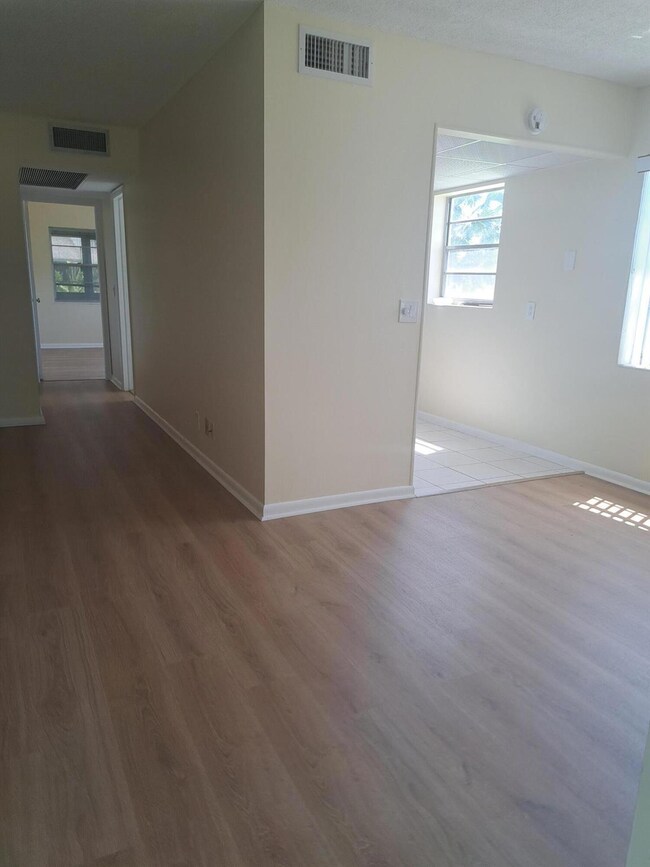 241 Sheffield J, West Palm Beach, FL 33417 - photo 7