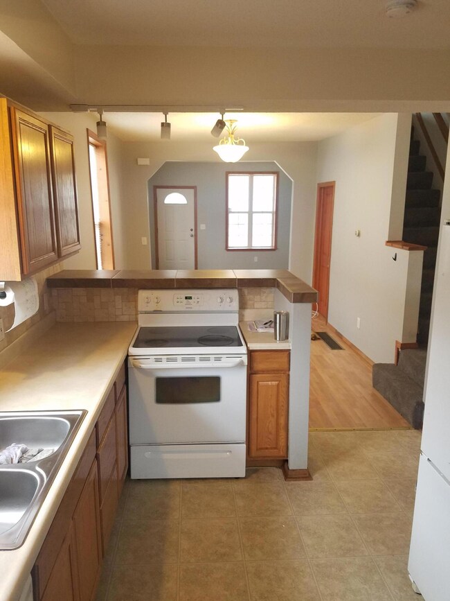 506 Elsmere St unit 504, Columbus, OH 43206 - photo 3