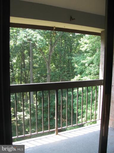 1673 Parkcrest Cir unit 4D/400, Reston, VA 20190 - photo 5