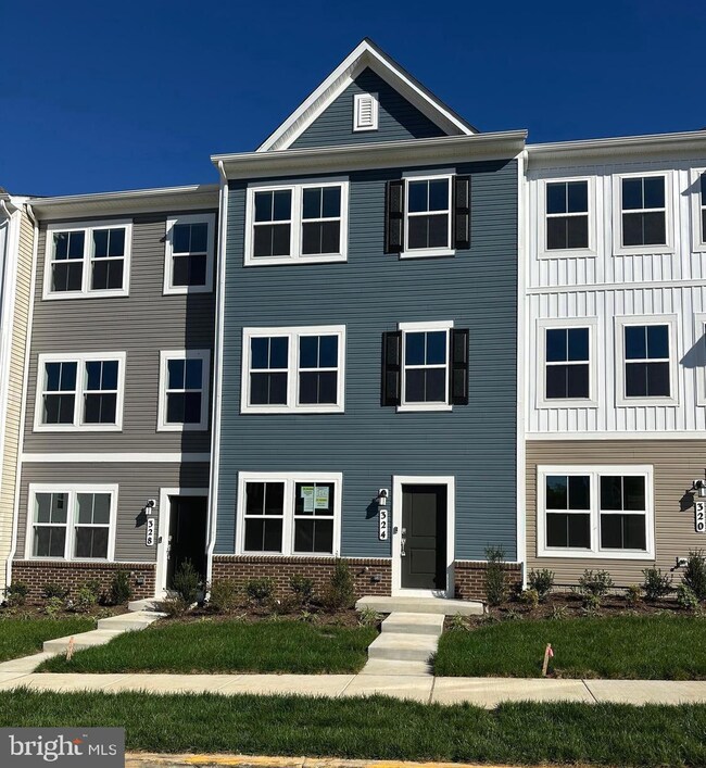 324 Watercourse Dr, Ranson, WV 25438 - photo 2