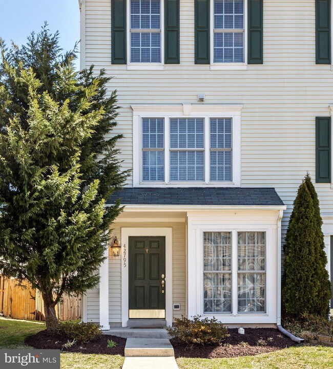 42795 Pilgrim Square, Chantilly, VA 20152 - photo 2