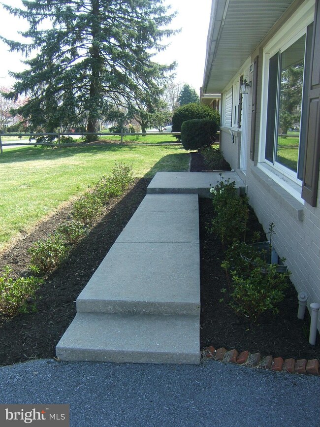 18723 Rolling Rd, Hagerstown, MD 21742 - photo 4