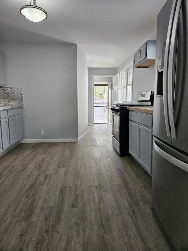 824 Johnson St, Gary, IN 46402 - photo 5