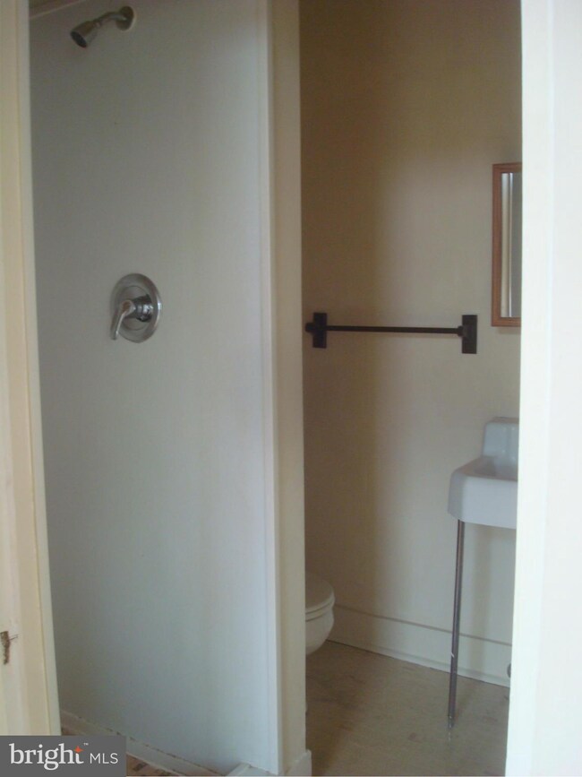 223 N 2nd St unit 4, Chambersburg, PA 17201 - photo 5