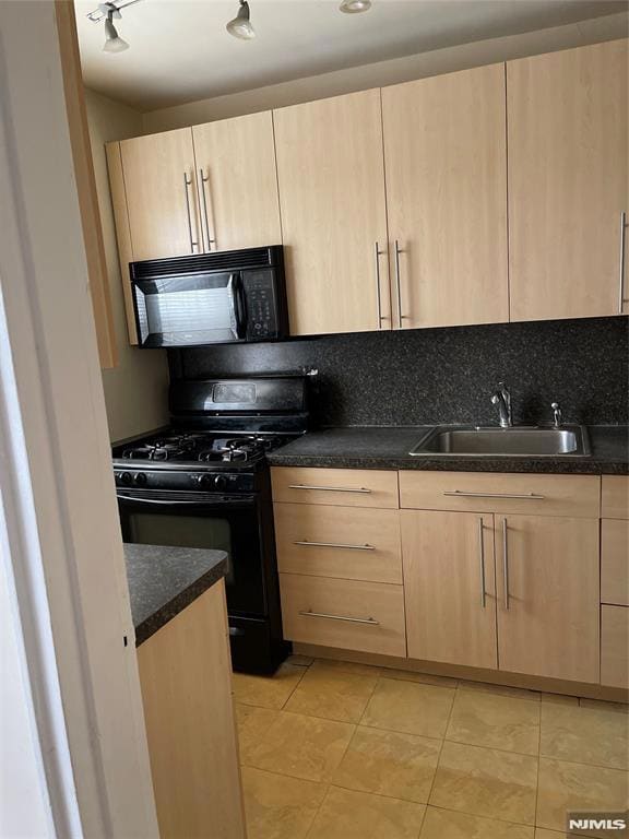 1470 W Terrace Cir unit 4, Teaneck, NJ 07666 - photo 2