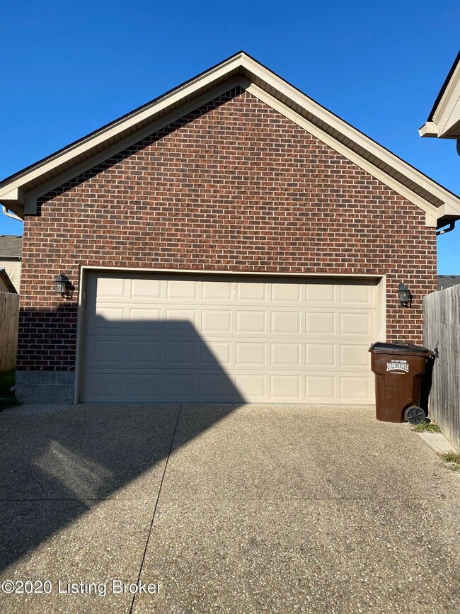 406 Gentry Ln, Mount Washington, KY 40047 - photo 4