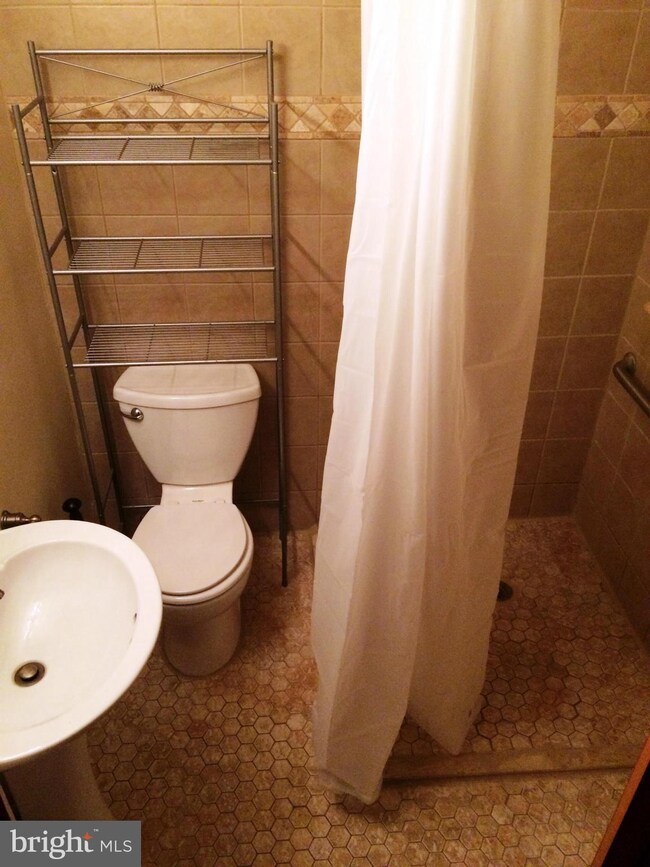 2604 N Calvert St unit 1ST FLOOR, Baltimore, MD 21218 - photo 4