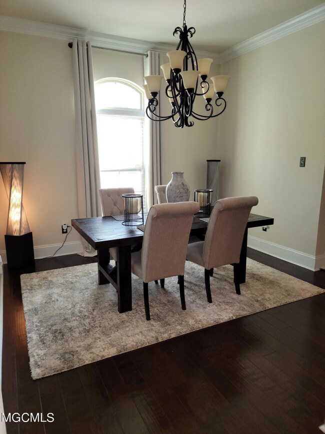 Quintin Dining Rm 1