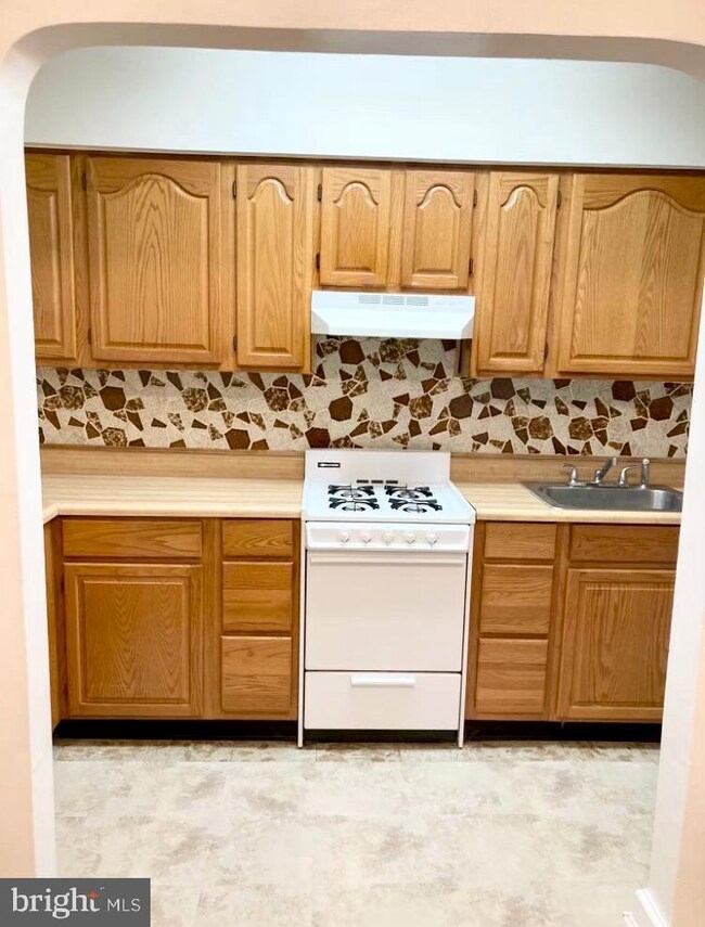 717 Sheridan Ave, Baltimore, MD 21212 - photo 5