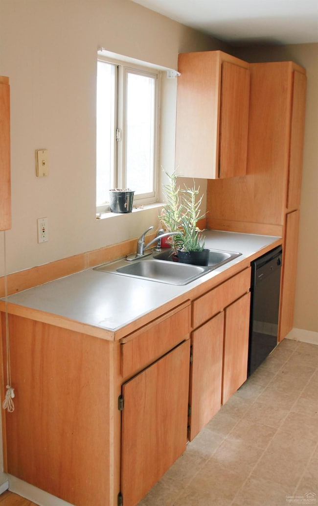 1334 NE Purcell Blvd, Bend, OR 97701 - photo 3