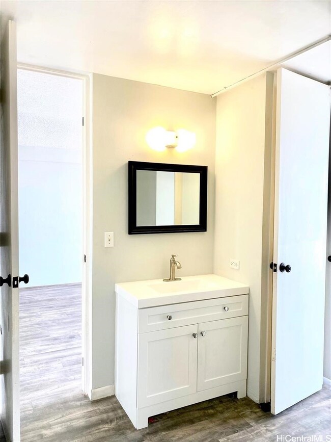 99-70 Kauhale St unit 606, Aiea, HI 96701 - photo 7