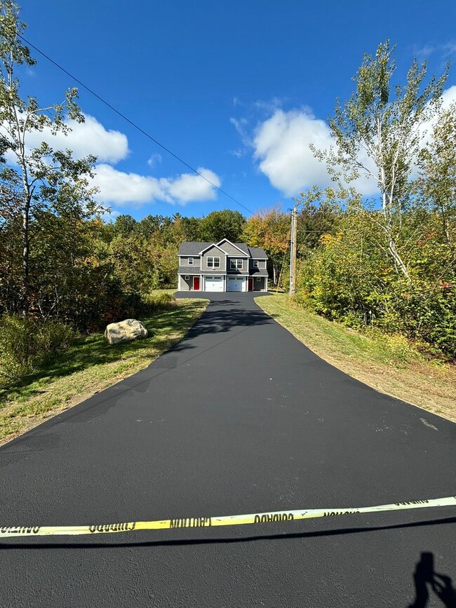 13 Shaw Dr unit B, Rochester, NH 03868 - photo 3