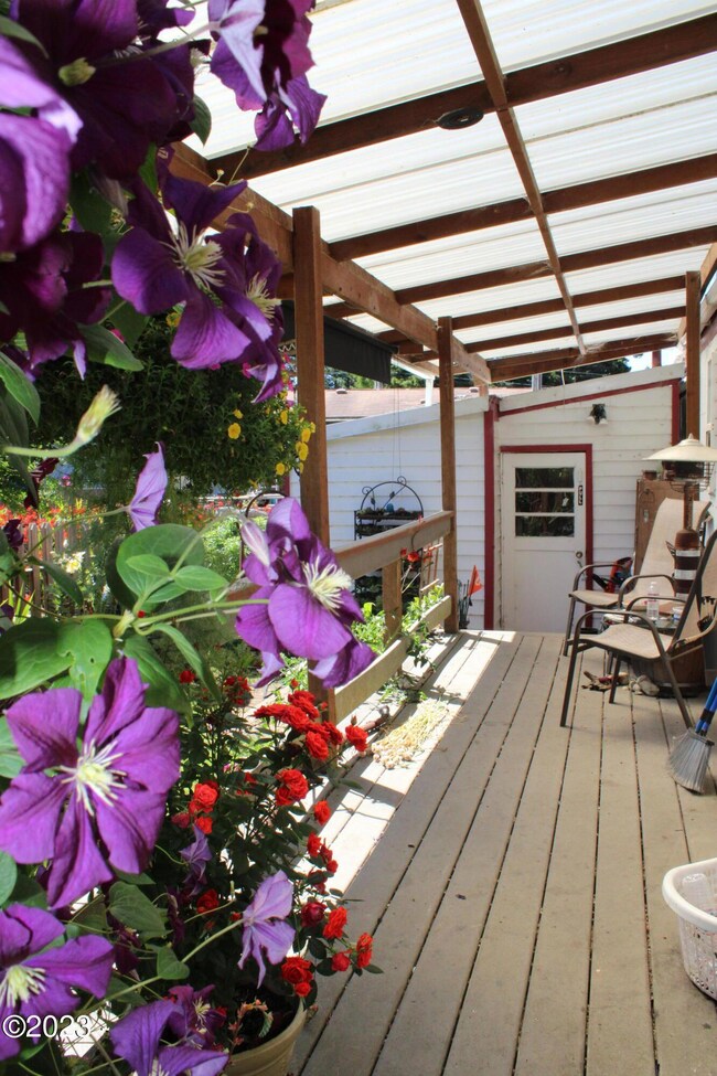 705 SE Quay Ave, Lincoln City, OR 97367 - photo 2