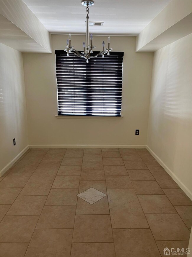 122 Keystone Ct unit A, Woodbridge, NJ 07095 - photo 5