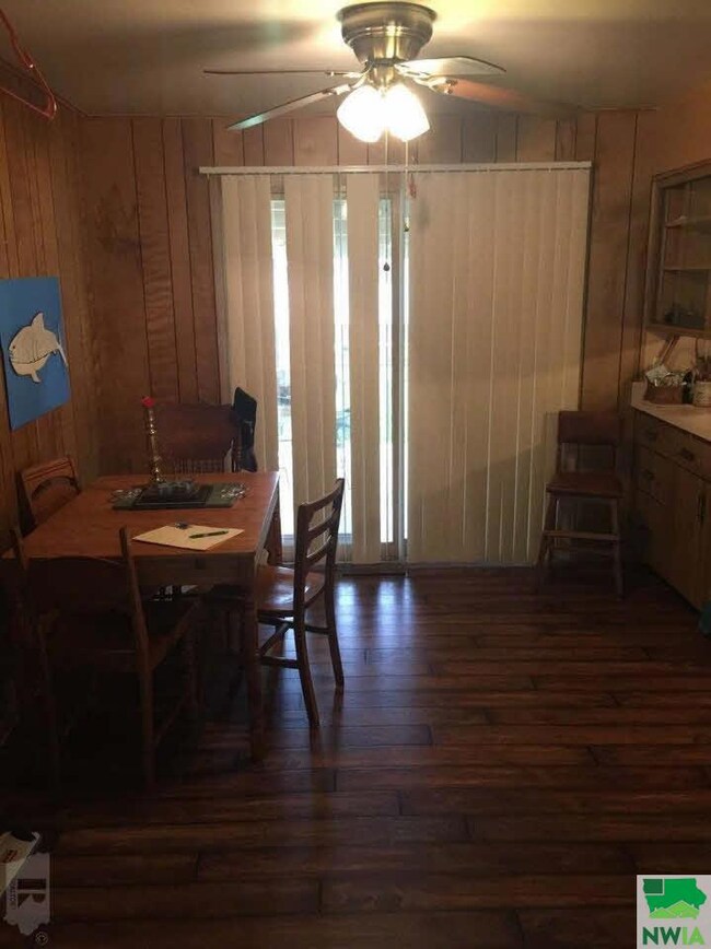 534 3rd St SE, Le Mars, IA 51031 - photo 6