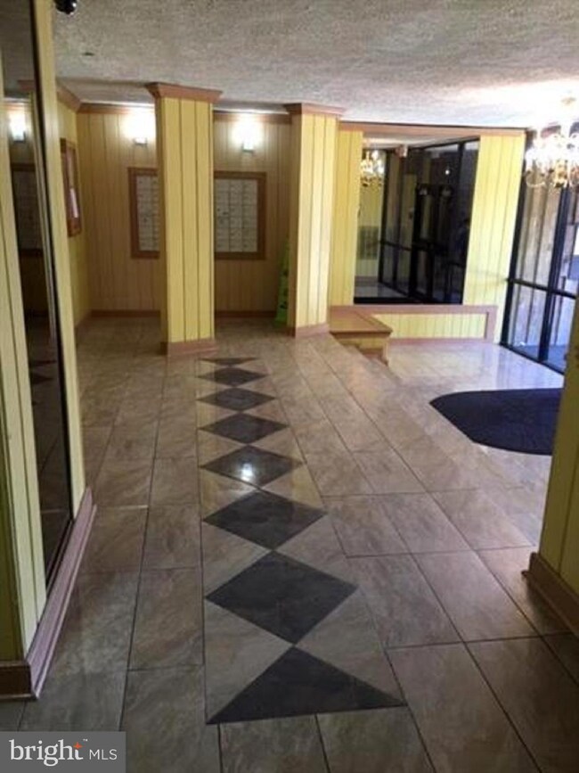 1822 Metzerott Rd unit 305, Adelphi, MD 20783 - photo 7