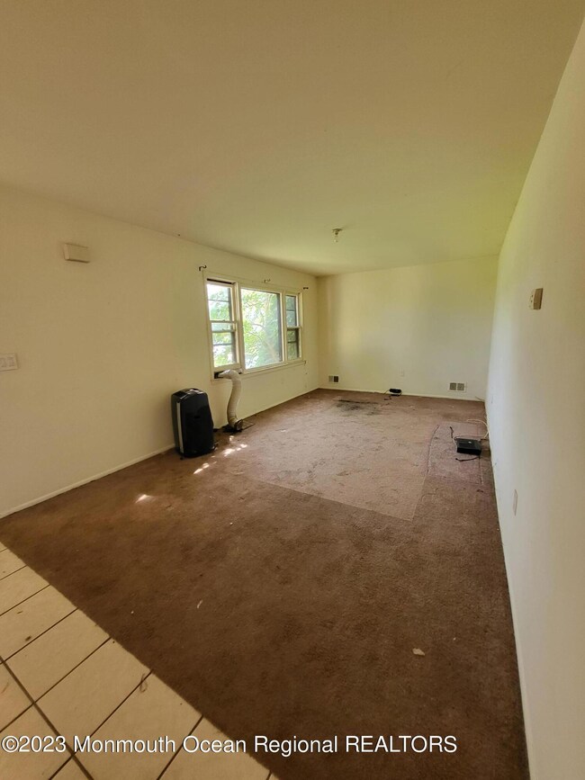 27 Passaic St, Middletown Township, NJ 07748 - photo 5