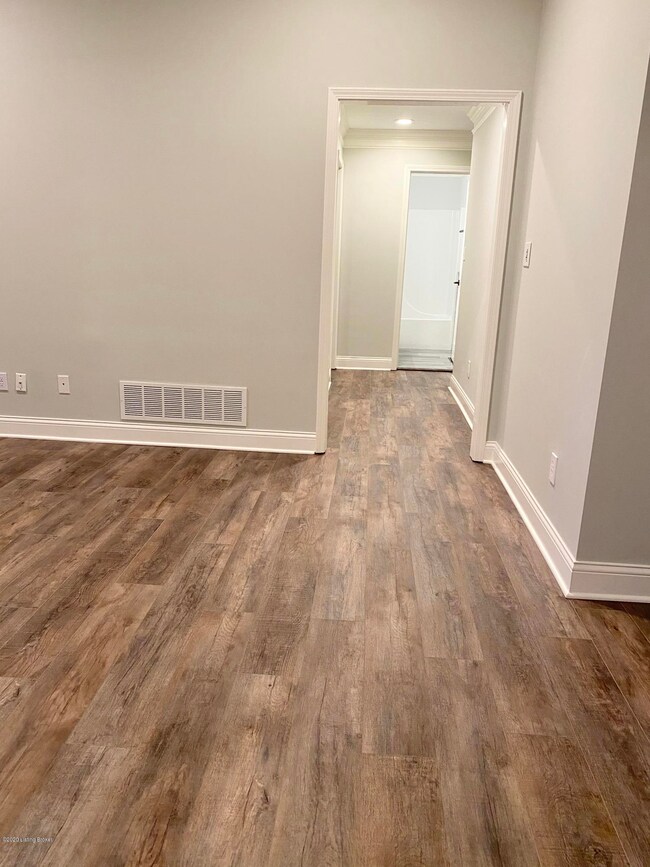 7500 Apple Blossom Place, Louisville, KY 40228 - photo 6