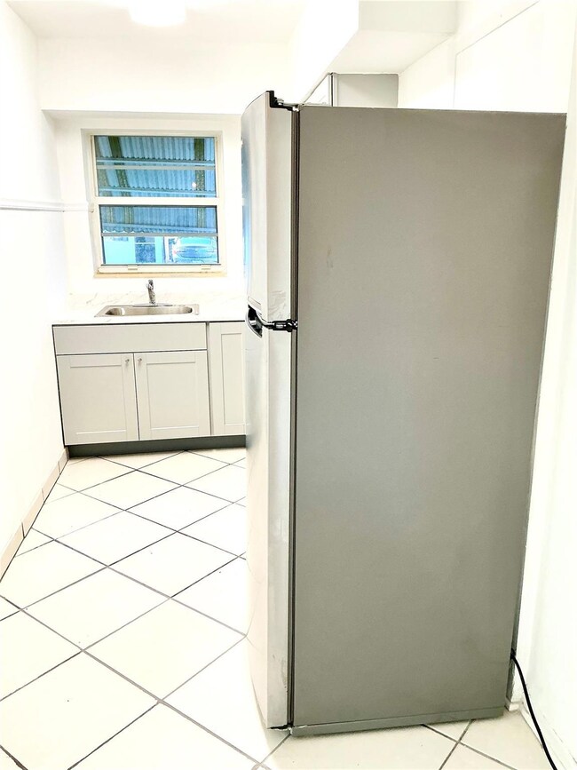 1645 NE 12th St unit B, Fort Lauderdale, FL 33304 - photo 7