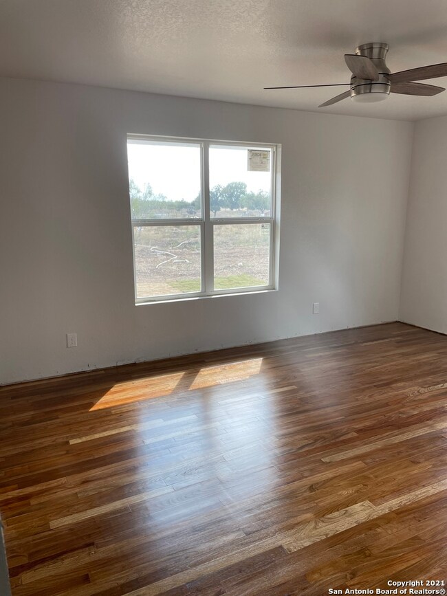 1937 County Road 451, Hondo, TX 78861 - photo 7