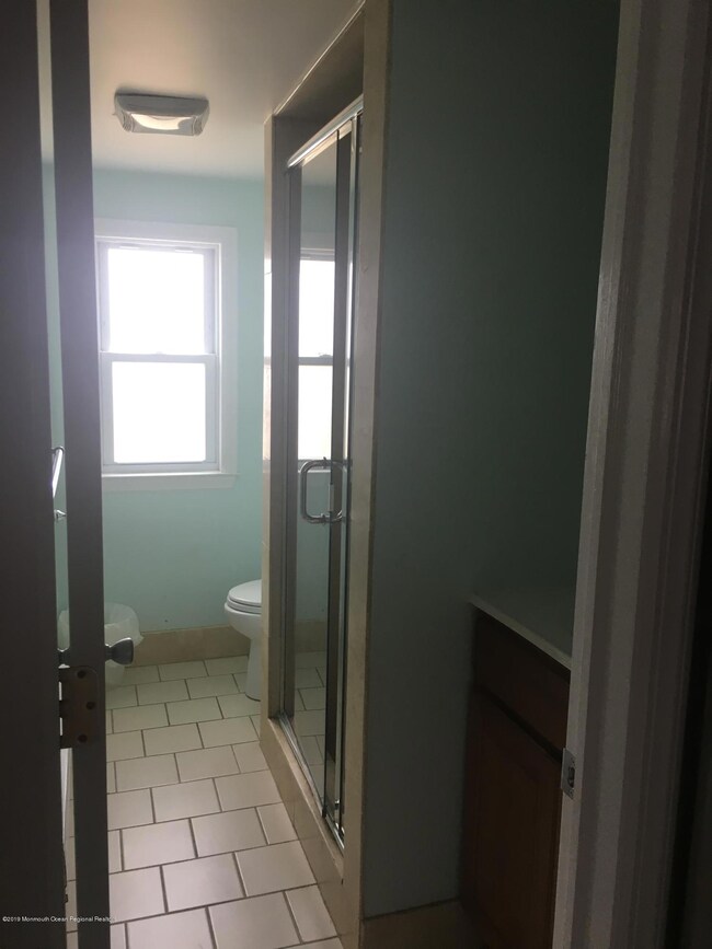 16-18InletDr_Bath