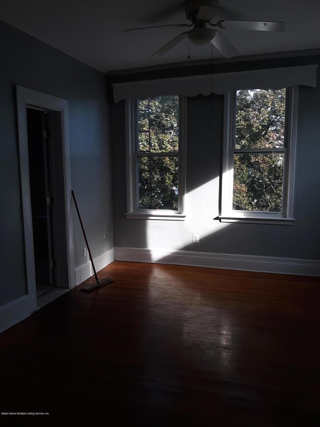 205 van Duzer St, Staten Island, NY 10301 - photo 7