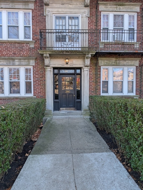 390 Fellsway W unit 1, Medford, MA 02155 - photo 2