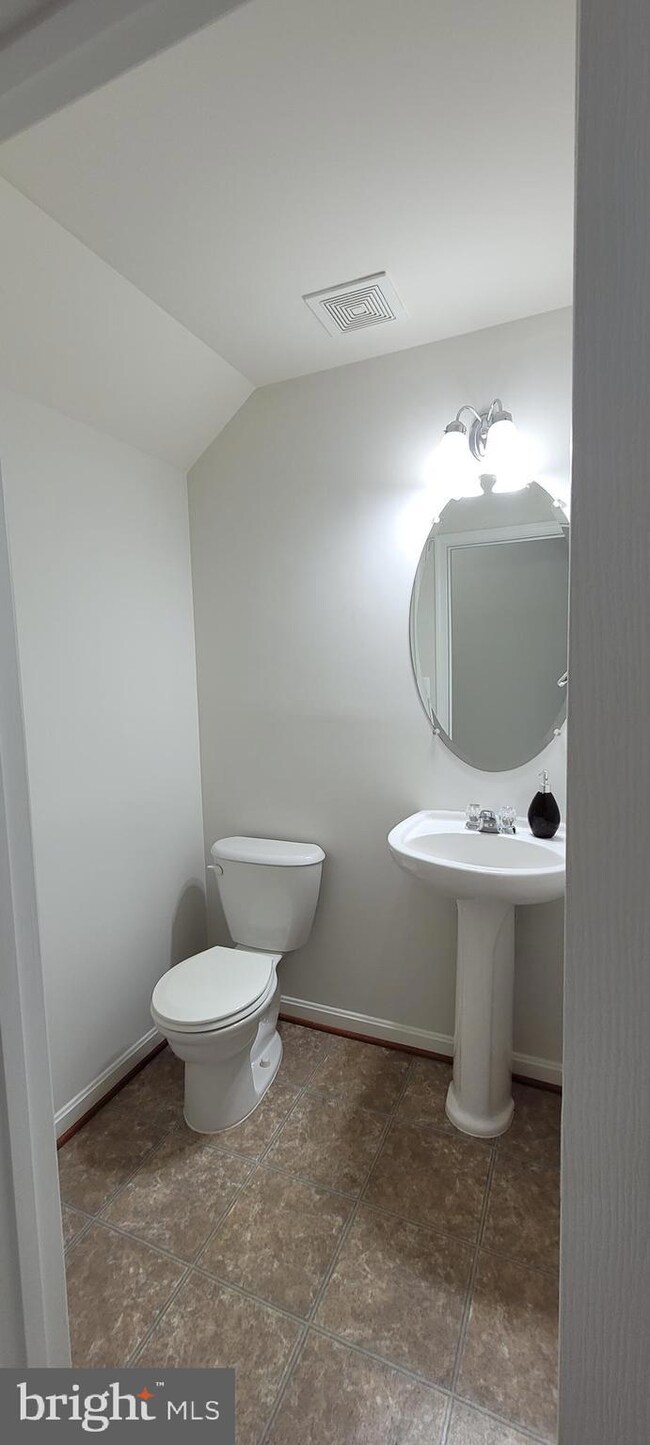 807 Carnaby St, Stafford, VA 22554 - photo 6