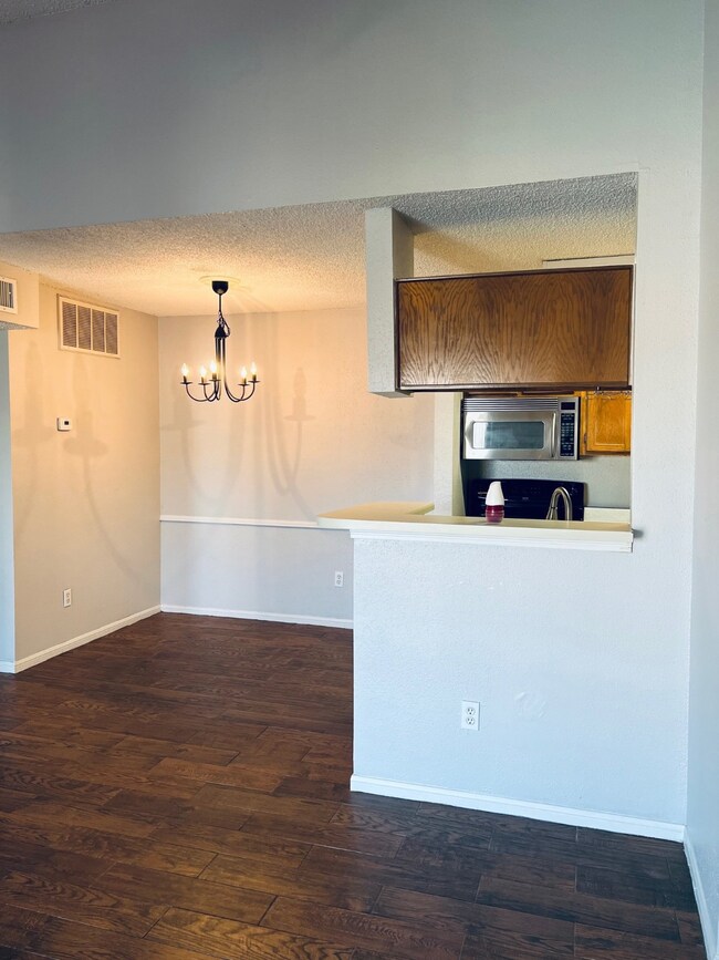 pass thru kitchen and dining