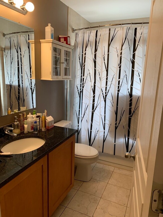 6100 N Mozart St unit 1B, Chicago, IL 60659 - photo 2