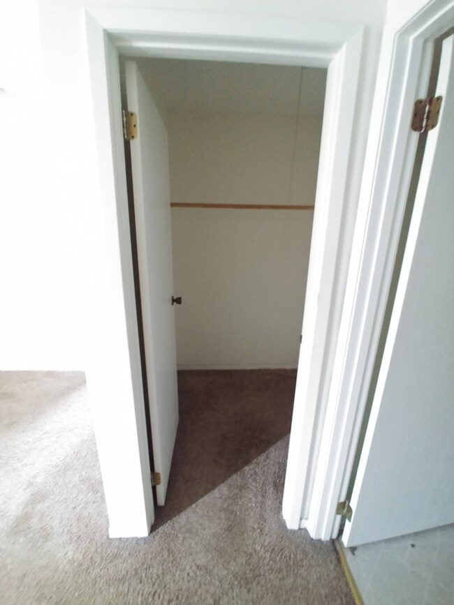 18131 Idlewild Dr, Country Club Hills, IL 60478 - photo 5