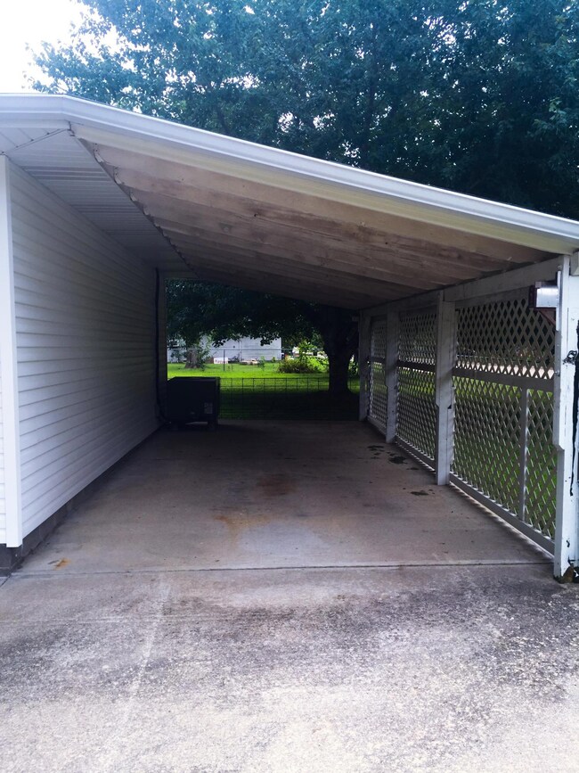 912 W San Martin St, Bolivar, MO 65613 - photo 7