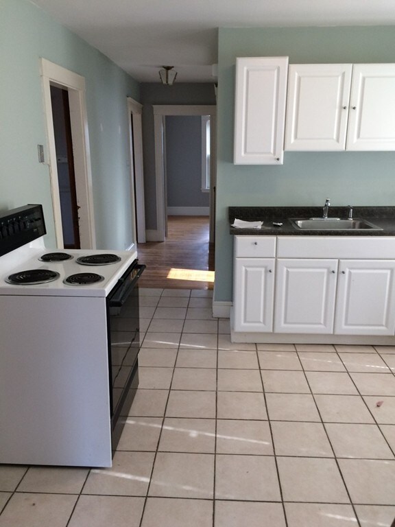 3 Summer St unit 2, West Roxbury, MA 02132 - photo 2