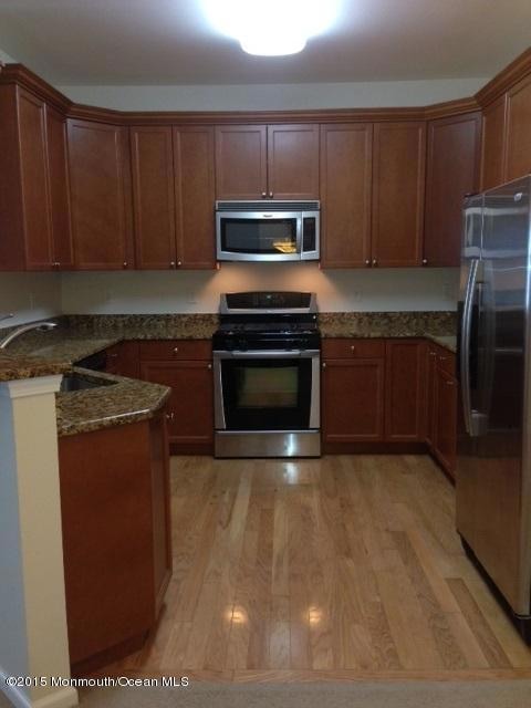 225 Mill Pond Way unit 225, Eatontown, NJ 07724 - photo 5