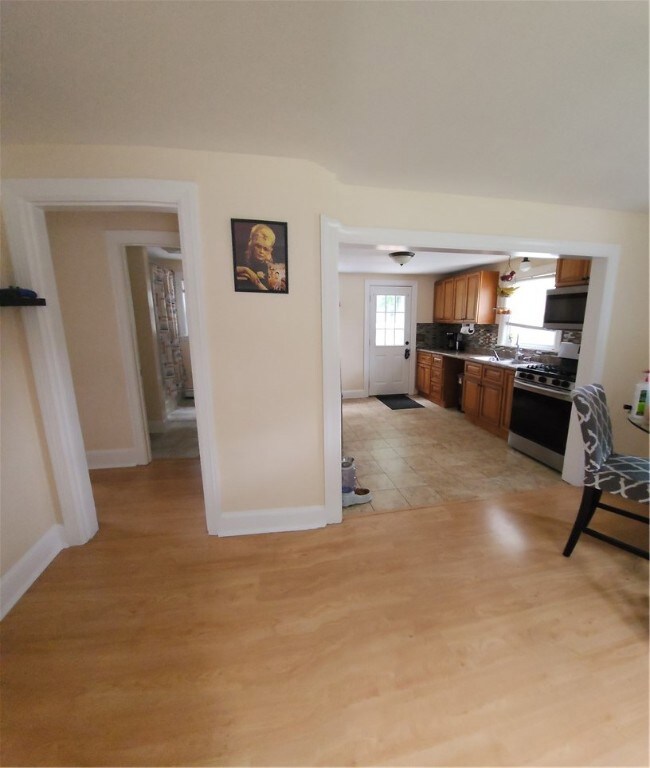 103 Elwyn St, Cranston, RI 02920 - photo 6