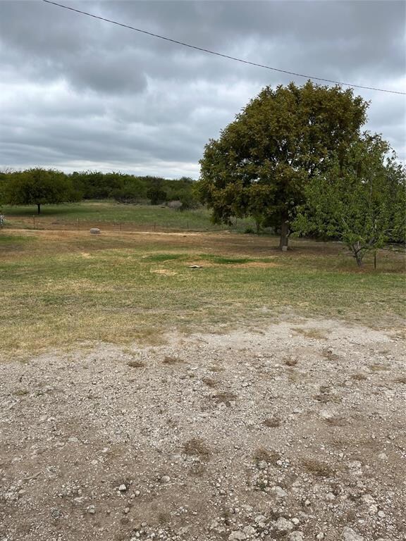 520 W Sunchase Dr, Granbury, TX 76049 - photo 3