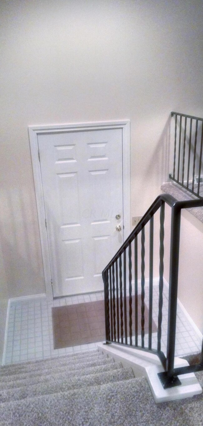 2575 Maybury Rd, Columbus, OH 43232 - photo 4