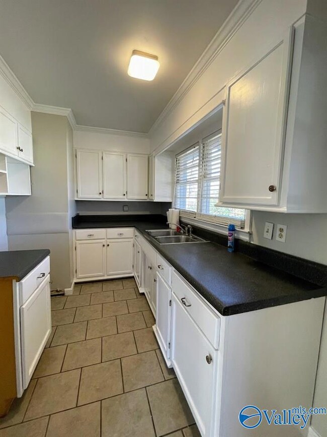 1921 Stevens Dr NE, Huntsville, AL 35801 - photo 6