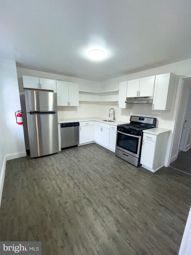 325 N Burlington St unit 2, Gloucester City, NJ 08030 - photo 3