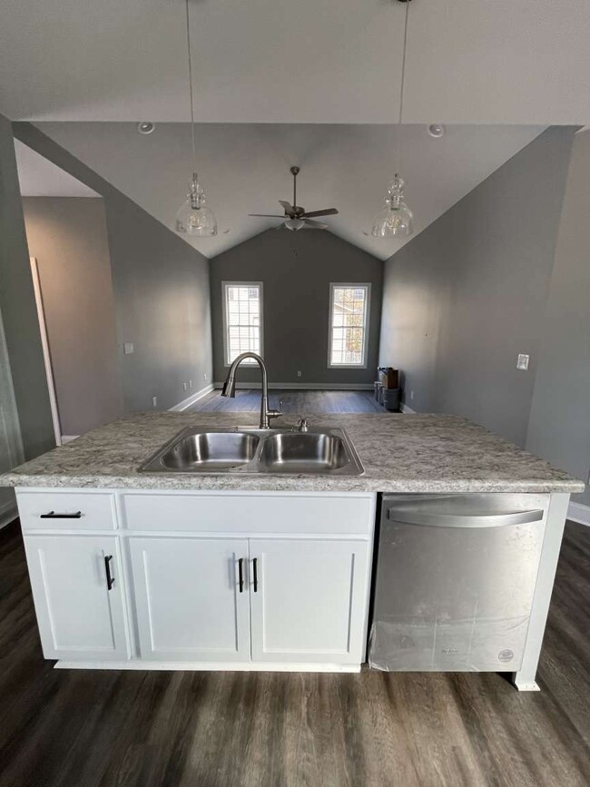 501 Sanderson Dr, Hopkinsville, KY 42240 - photo 4