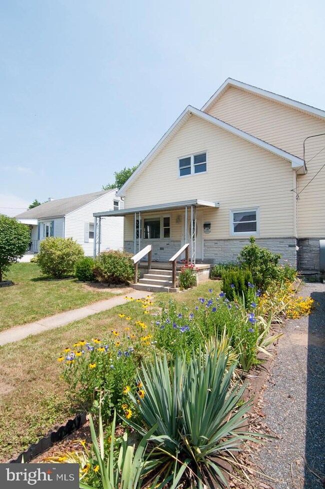 15 Givler Ave, Enola, PA 17025 - photo 2