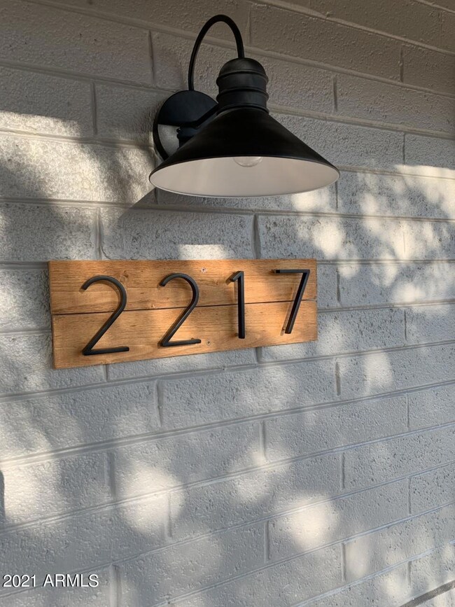 2217 N 28th Place, Phoenix, AZ 85008 - photo 3