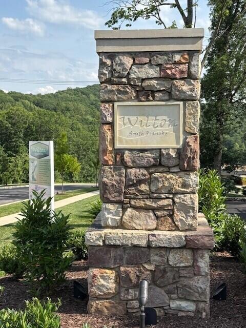 1005 Wilton Park Dr, Roanoke, VA 24014 - photo 2