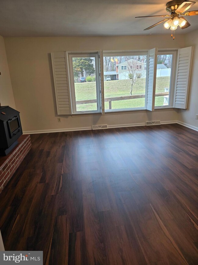 23290 Town Creek Dr, Lexington Park, MD 20653 - photo 3