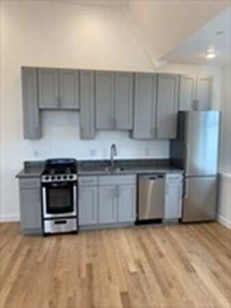 64 Market St unit 301, Lynn, MA 01901 - photo 4